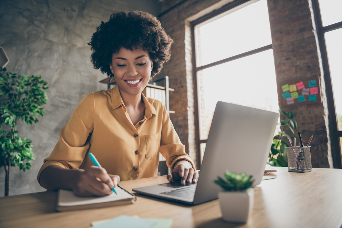 A woman completing a training in a corporate setting.